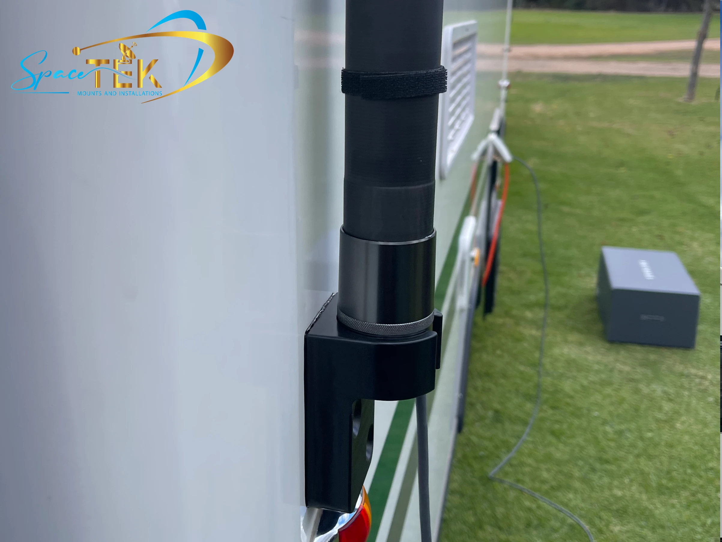 Carbon Fibre Telescopic RV Mount for Starlink Gen 2 SpaceTek