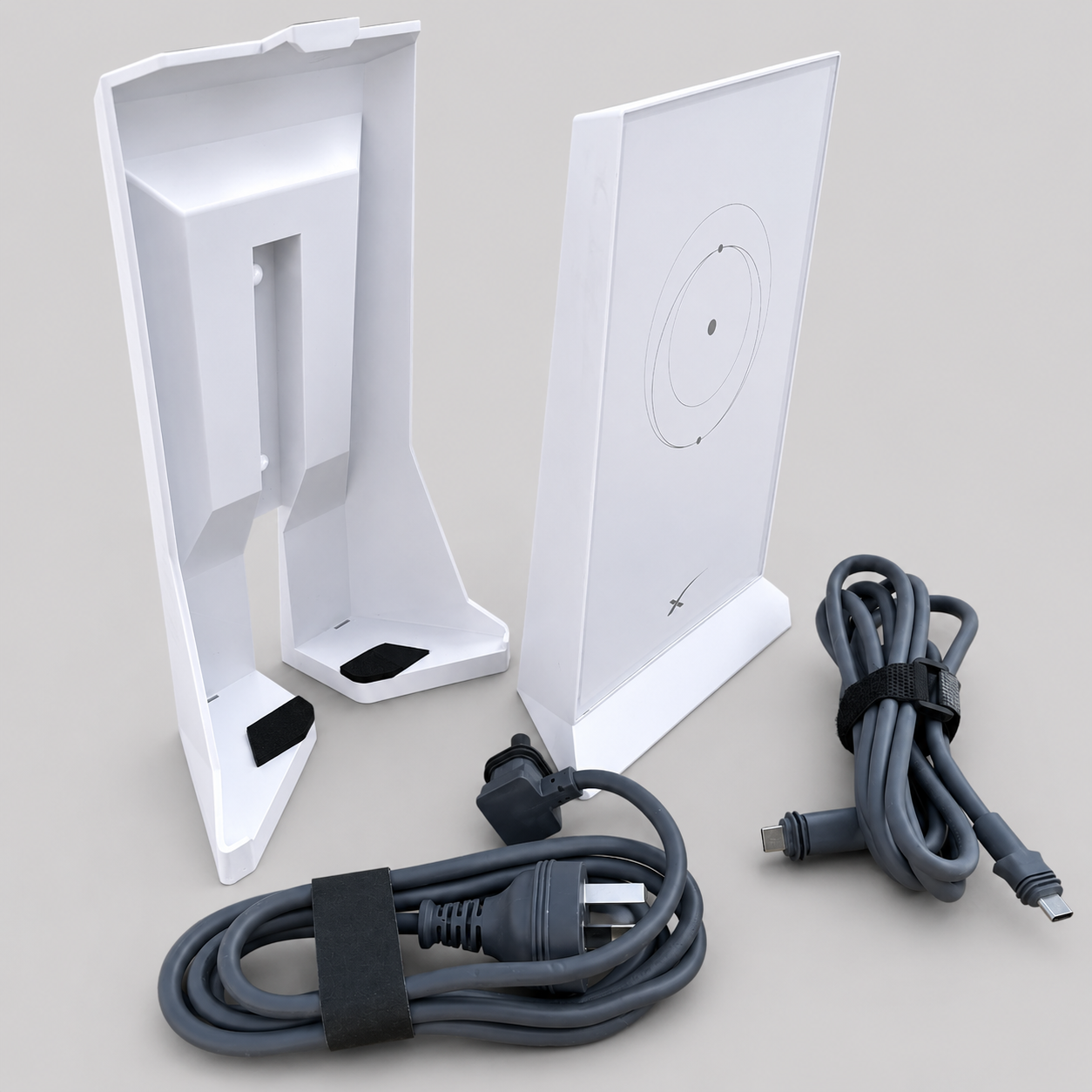 Complete Starlink Gen 2 router wall mount kit including router housing, power cord and 2m flat high performance cable.