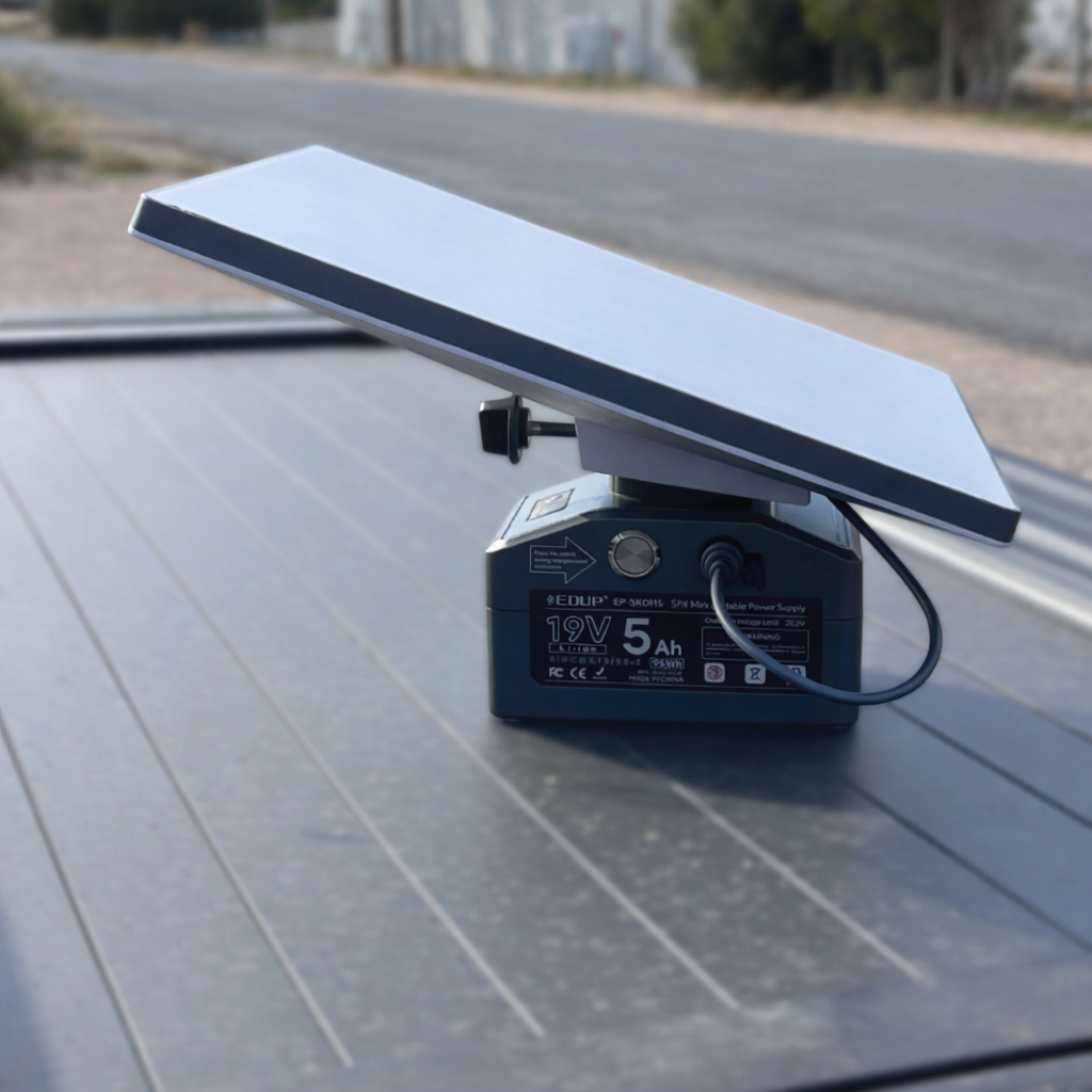 Portable 5Ah battery for Starlink Mini connected on a pickup truck for off-grid internet power